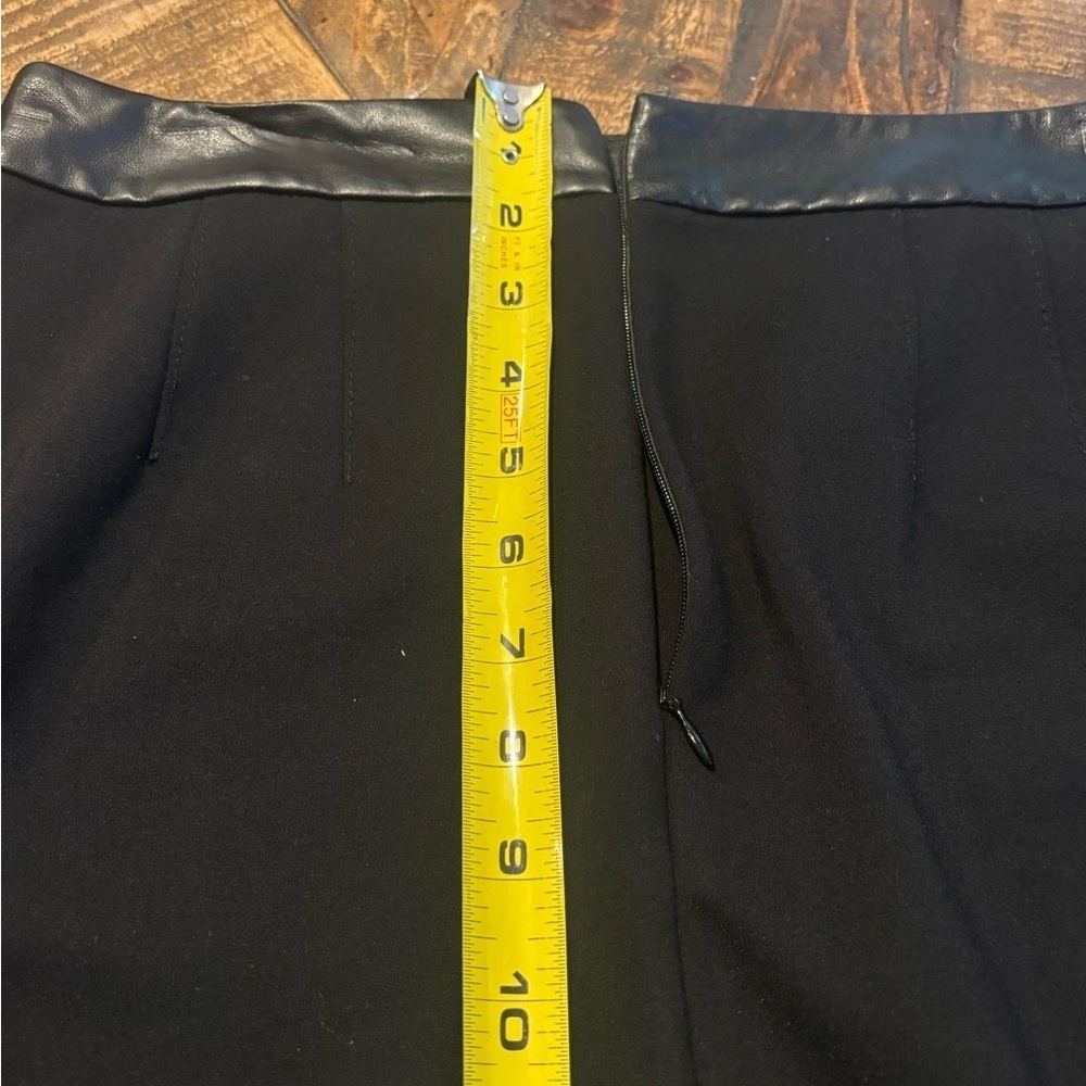 LOFT Womens Mini Skirt Petites
8P  Black Faux Leather Trim . Never worn! - Picture 11 of 14